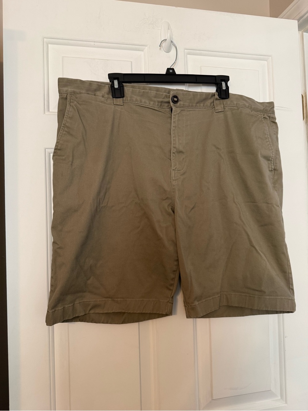 Billabong Men’s Shorts Sz 42 Taupe Khaki Flat Front Classic